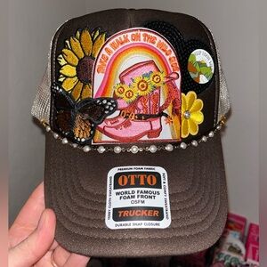 Cowgirl-Take a walk on the wild side Trucker Hat